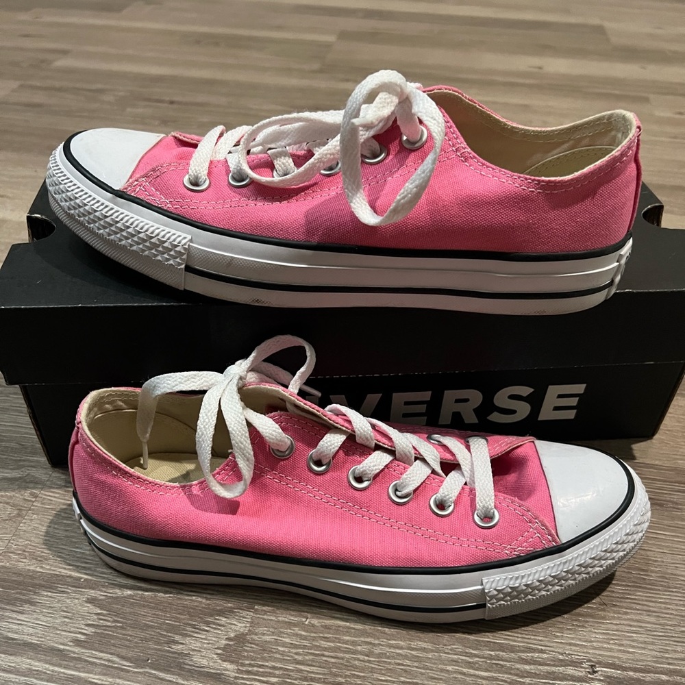 Pink converse
